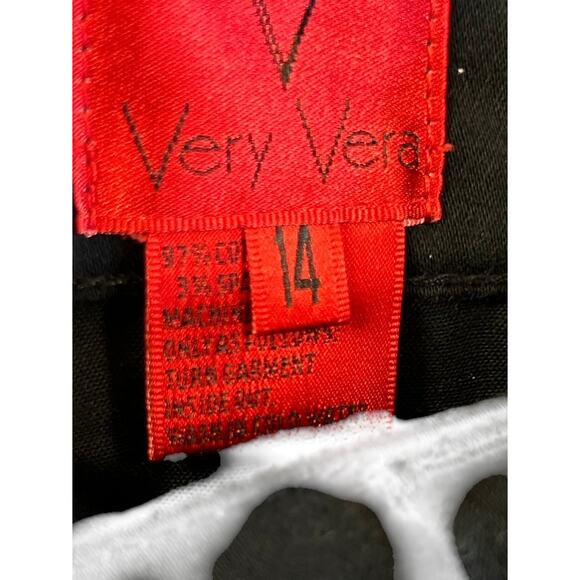 V Very Vera Black Embroidered Crop Pants Women’s 14 Boho Floral Capri - Picture 4 of 7